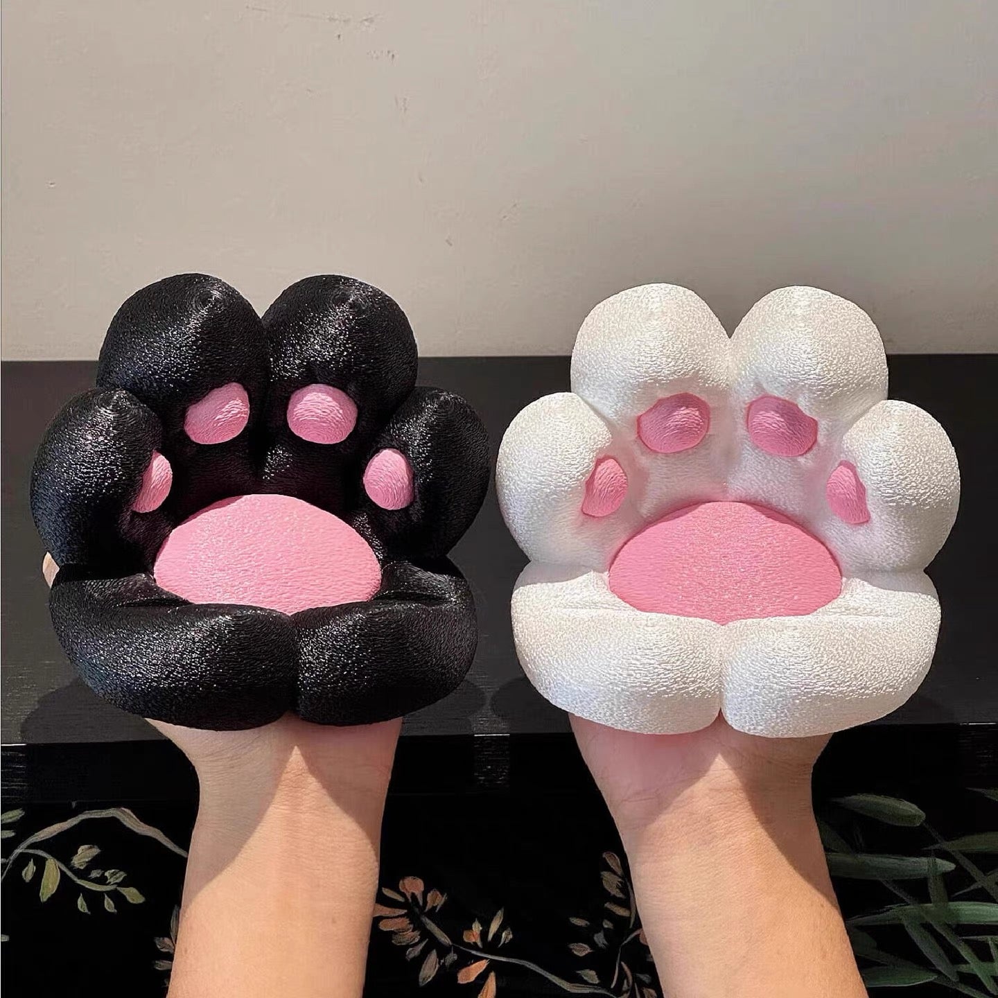 Cat Claw Cell Phone Holder
